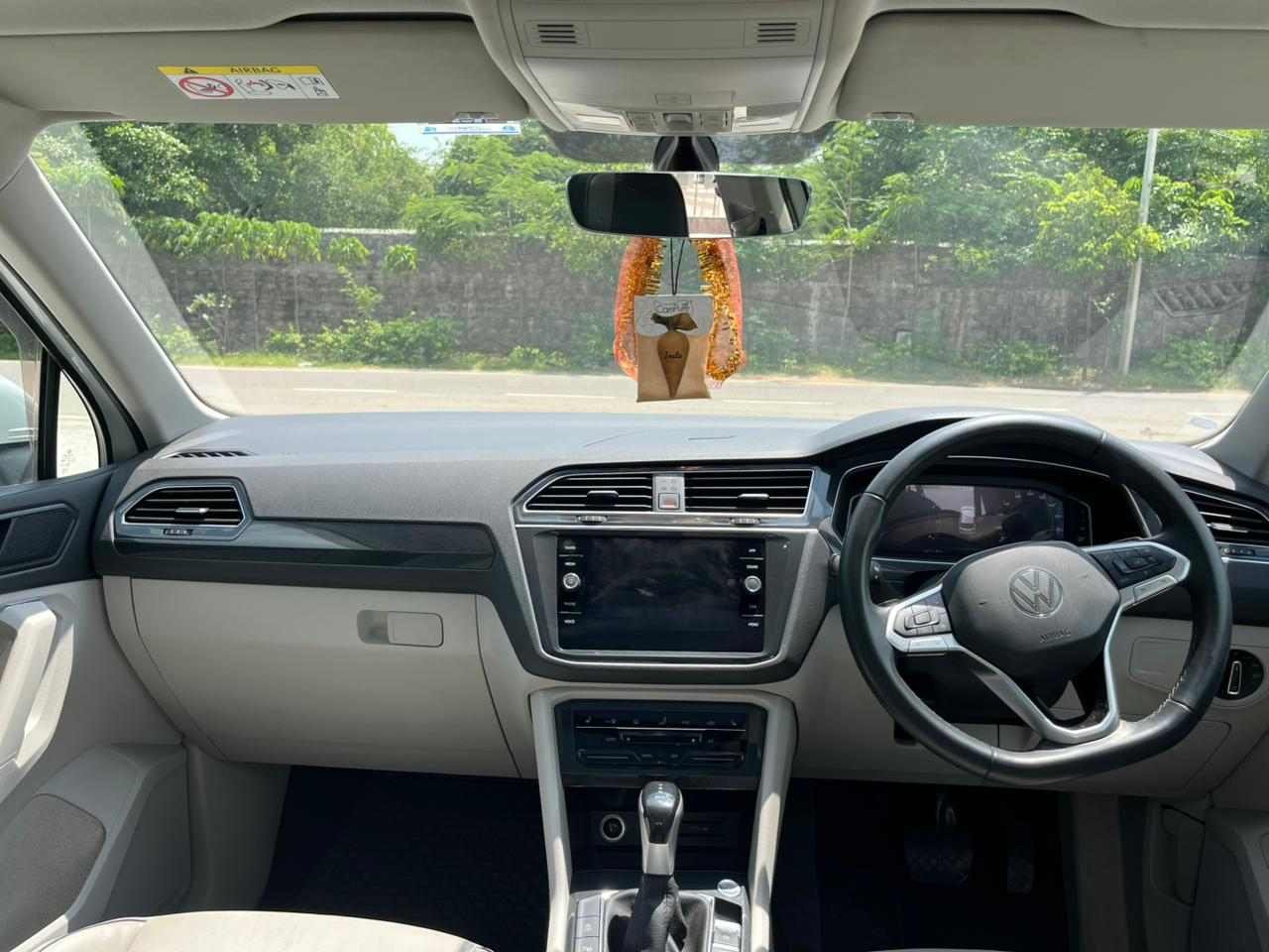Volkswagen Tiguan Elegance 4Motion - Image 5